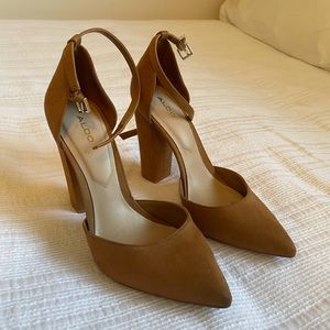 Aldo Tan Heels